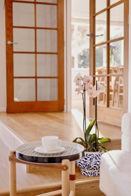 Modern Lifestyle Retreat With Stunning City View Auckland Eksteriør billede