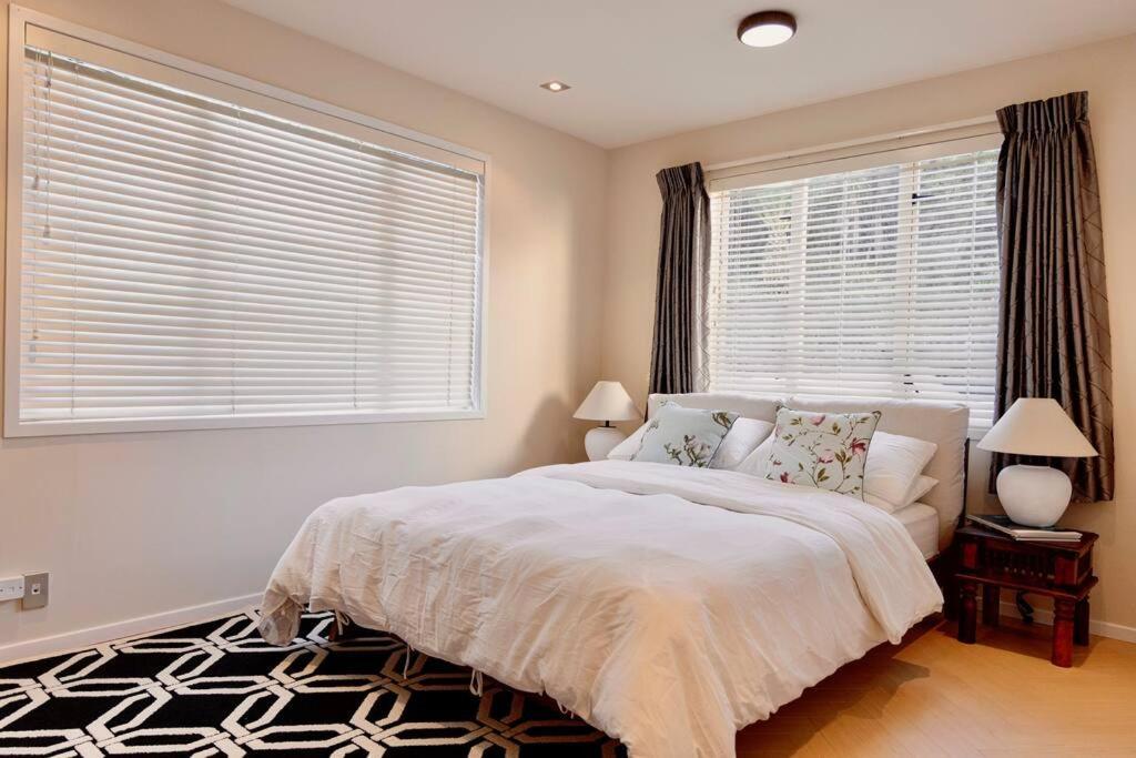 Modern Lifestyle Retreat With Stunning City View Auckland Eksteriør billede