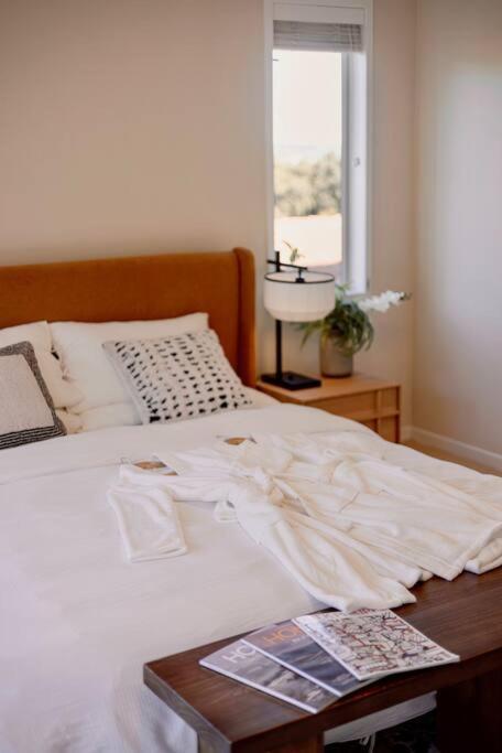Modern Lifestyle Retreat With Stunning City View Auckland Eksteriør billede